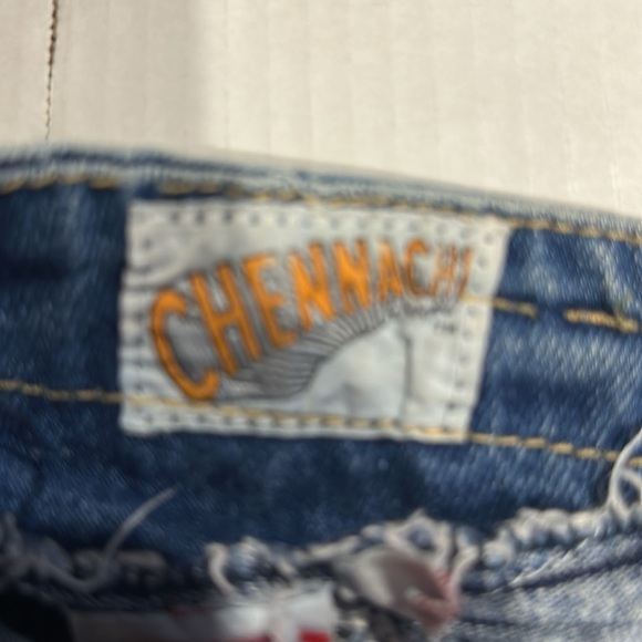 Chennachi Denim Women's Shorts with Embroidered Detail wolves roses hummingbird - Picture 9 of 10